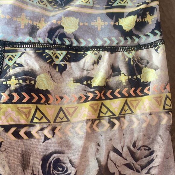 Teeki Desert Rose Hot Pant yoga leggings - Picture 7 of 10